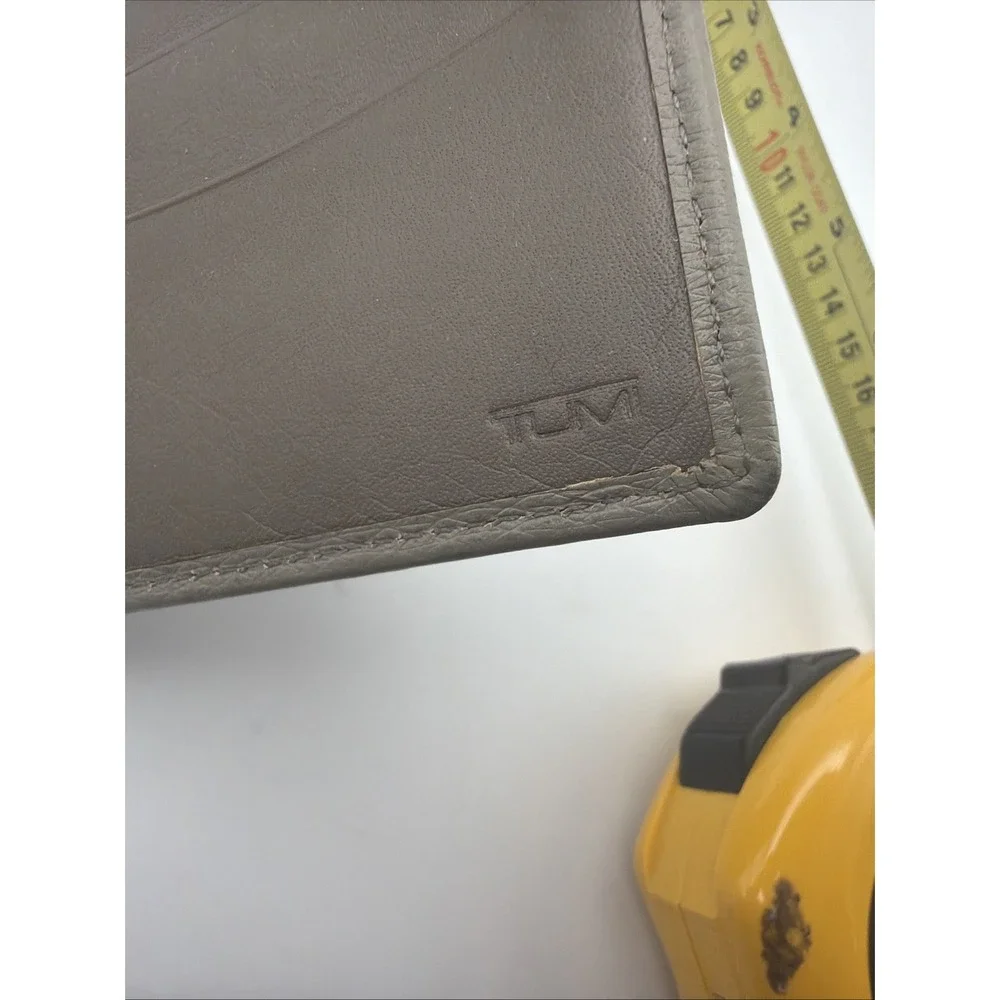 TUMI Beige Bifold Wallet ID Window Card Holder Slim Men Never Used